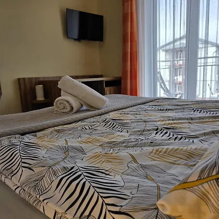 I Z Basenem Avena Jastrzębia Góra